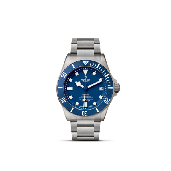 Tudor Pelagos mit Gehäuse und Band aus Titan und Edelstahl und blauem Zifferblatt