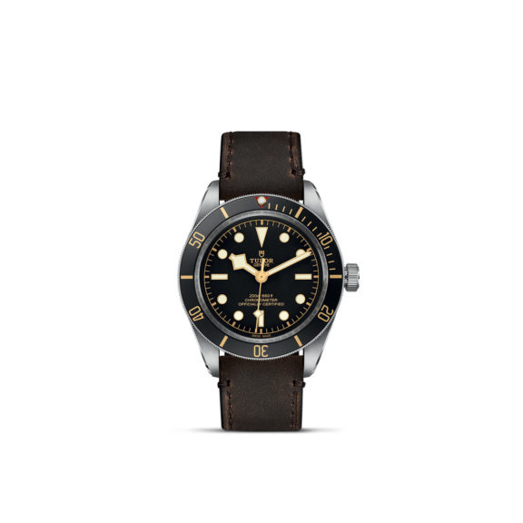 Tudor Black Bay Fifty-Eight mit Edelstahlgehäuse und Lederband und schwarzem Zifferblatt