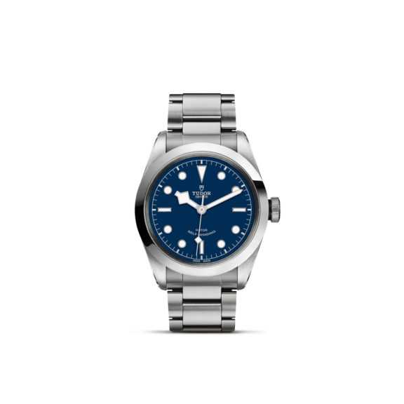 Tudor Black Bay 41 mit Gehäuse und Band aus Edelstahl und blauem Zifferblatt