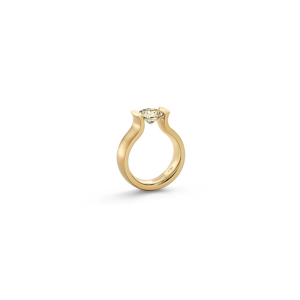 Niessing Spannring Lucia aus Classic Yellow Gold mit Brillant