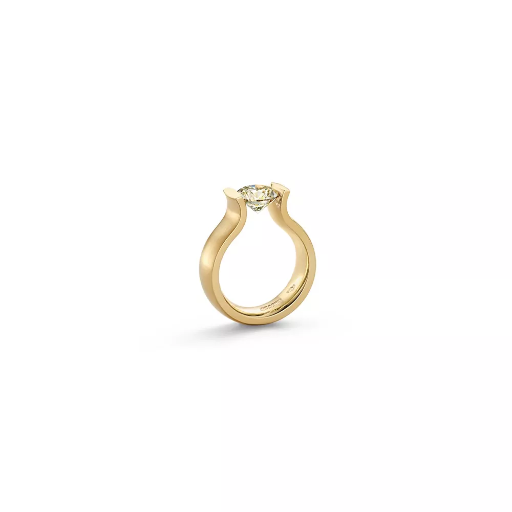 Niessing Spannring Lucia aus Classic Yellow Gold mit Brillant