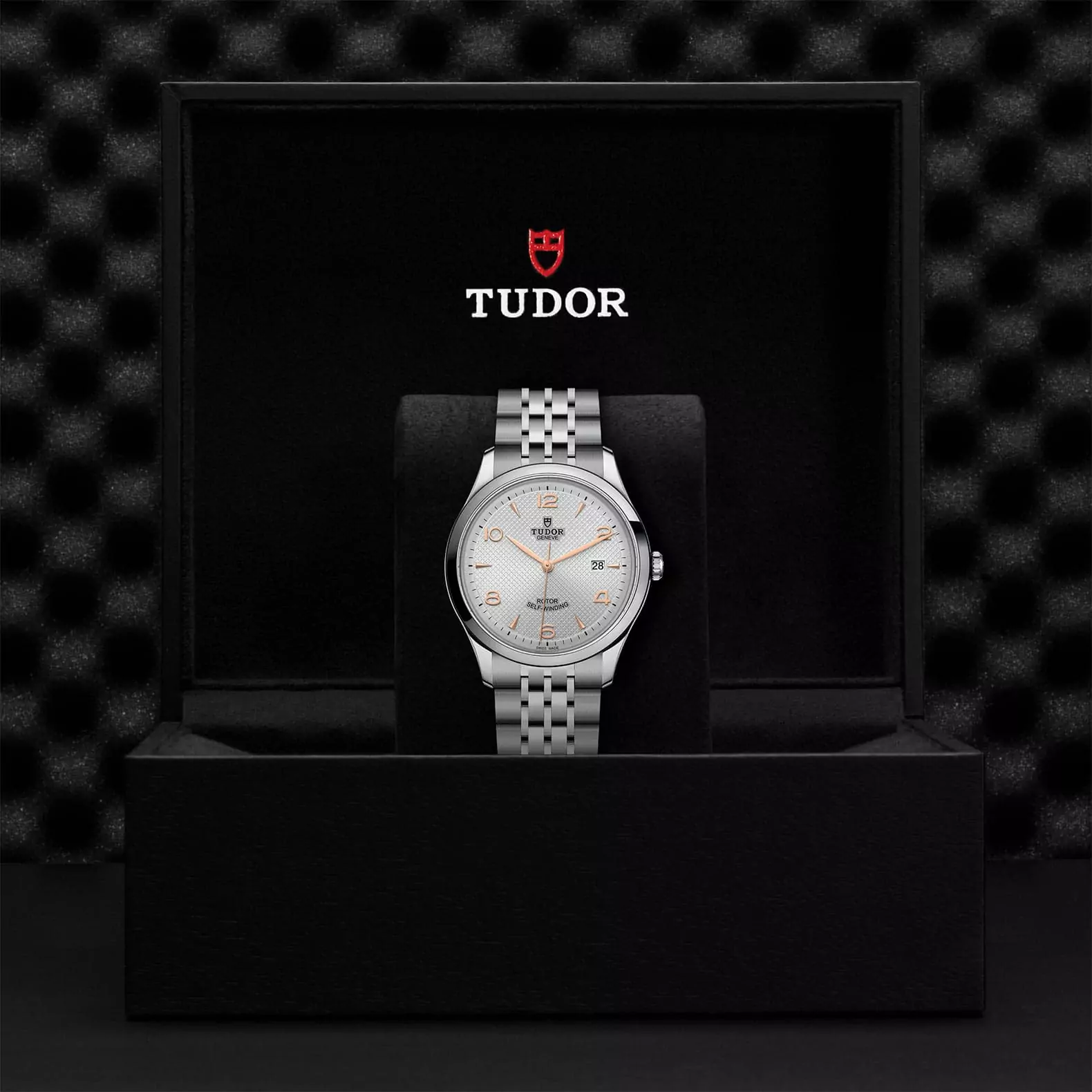Tudor 1926 mit Gehäuse und Band aus Edelstahl und silbernem Zifferblatt in der Box