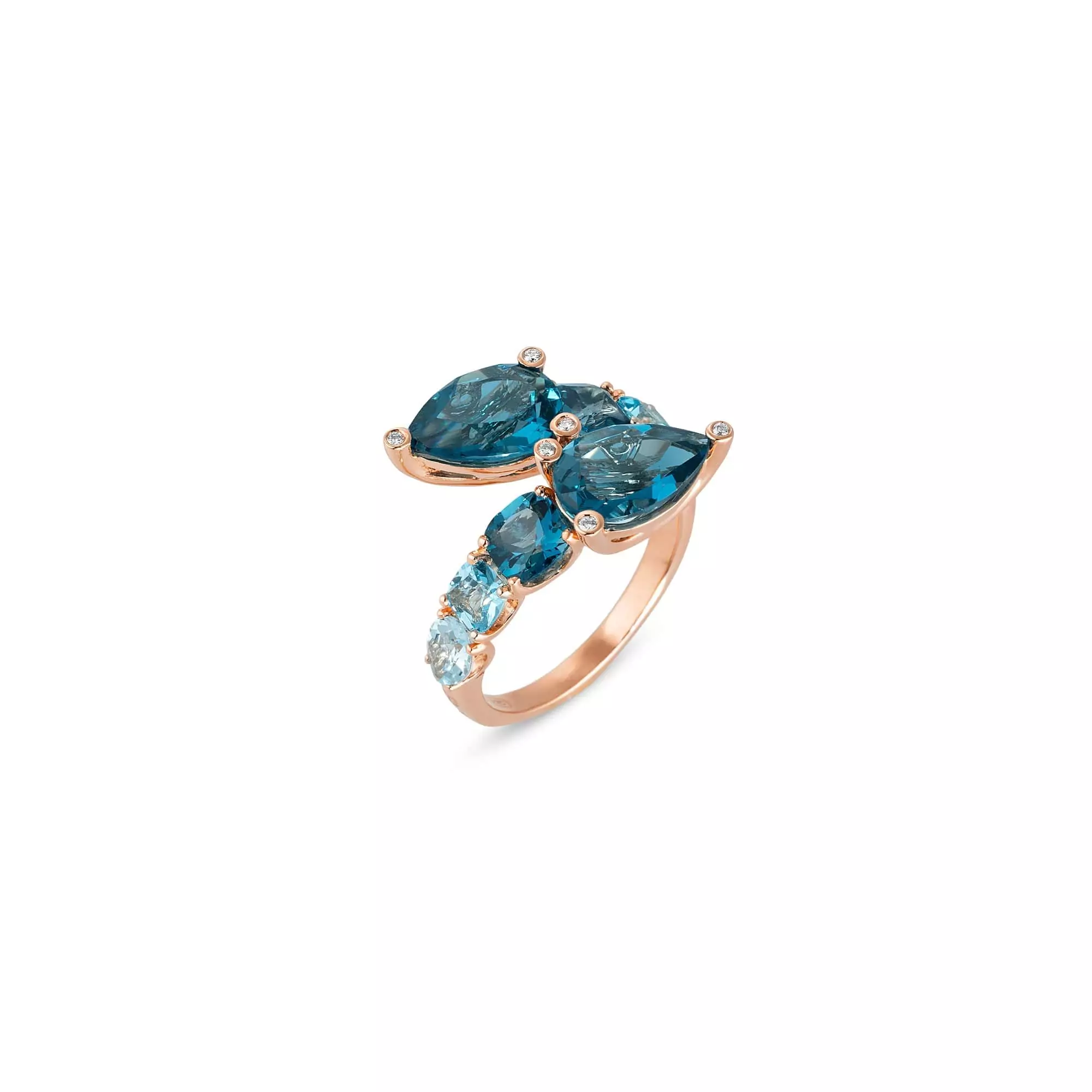 Ring aus 18 Karat Roségold mit londonblue Topas, blauem Topas, skyblue Topas und Diamanten