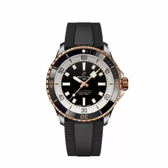 Breitling Superocean Automatic 42 mit Edelstahlgehäuse und Kautschukband und schwarzem Zifferblatt
