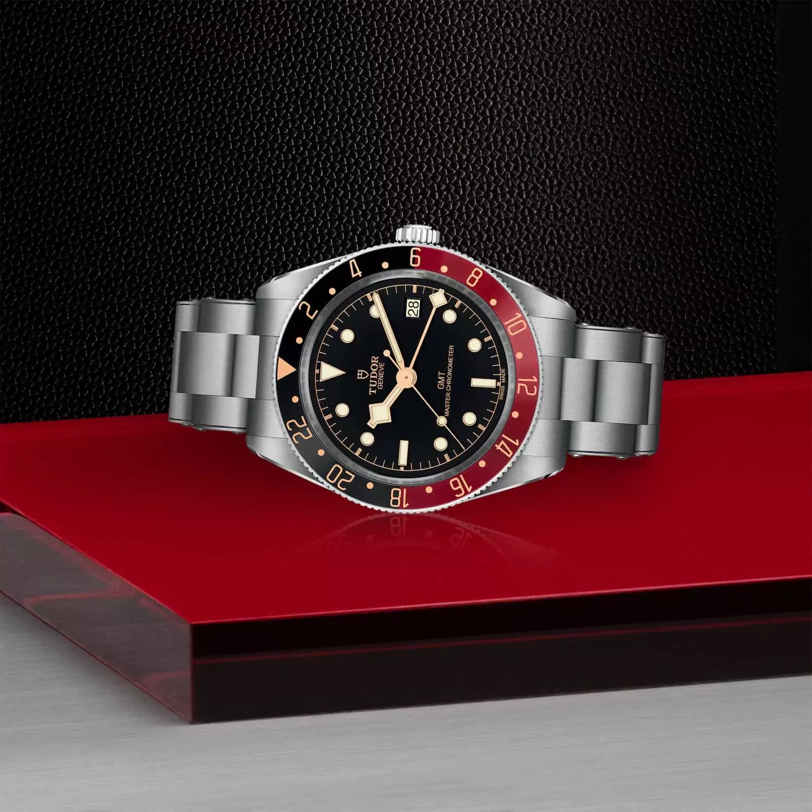 Tudor Black Bay 58 GMT mit Gehäuse und Band aus Edelstahl und schwarzem Zifferblatt