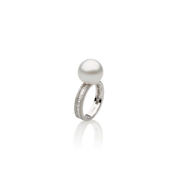Ring aus 18 Karat Weißgold mit Südseezuchtperle und Diamanten von Autore