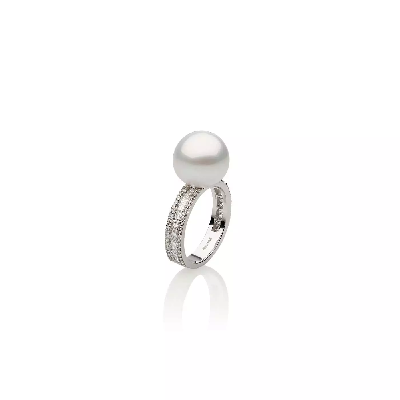 Ring aus 18 Karat Weißgold mit Südseezuchtperle und Diamanten von Autore