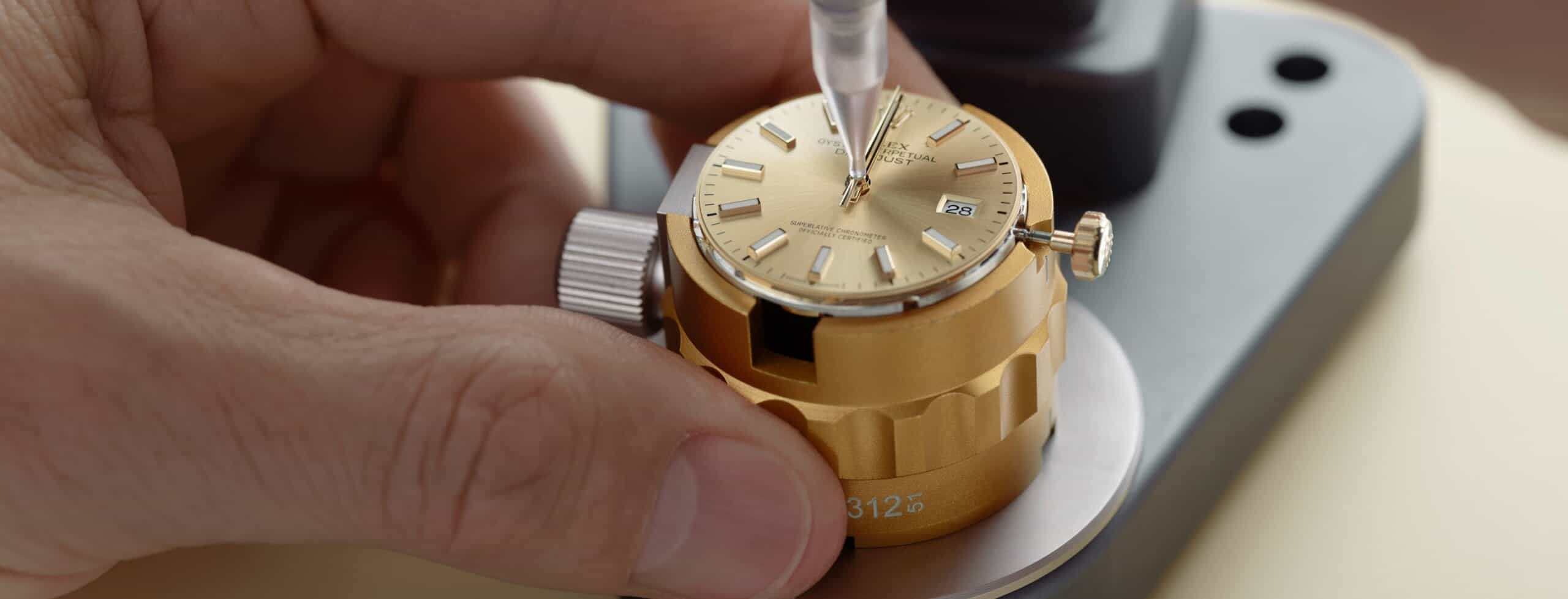 Das Rolex Wartungsverfahren bei Juwelier S.M.Wild - Zusammensetzung der Uhr