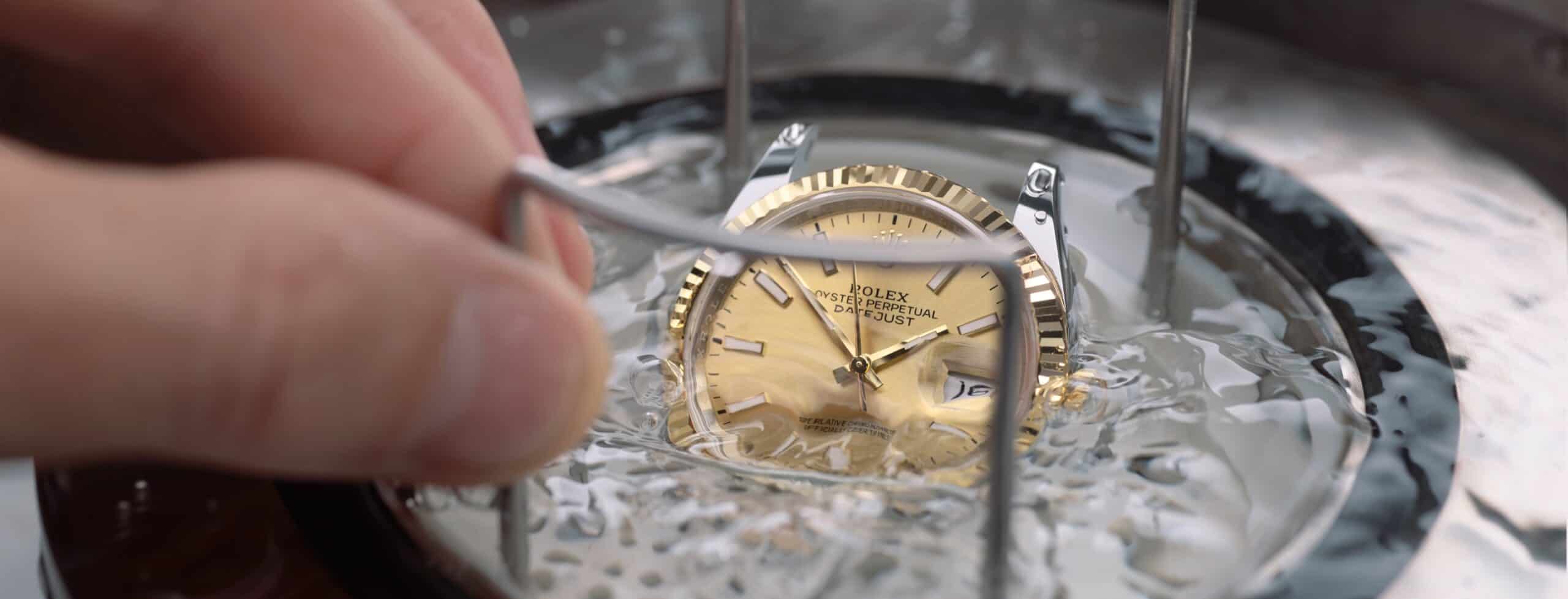 Das Rolex Wartungsverfahren bei Juwelier S.M.Wild - Wasserdichteprüfung der Uhr