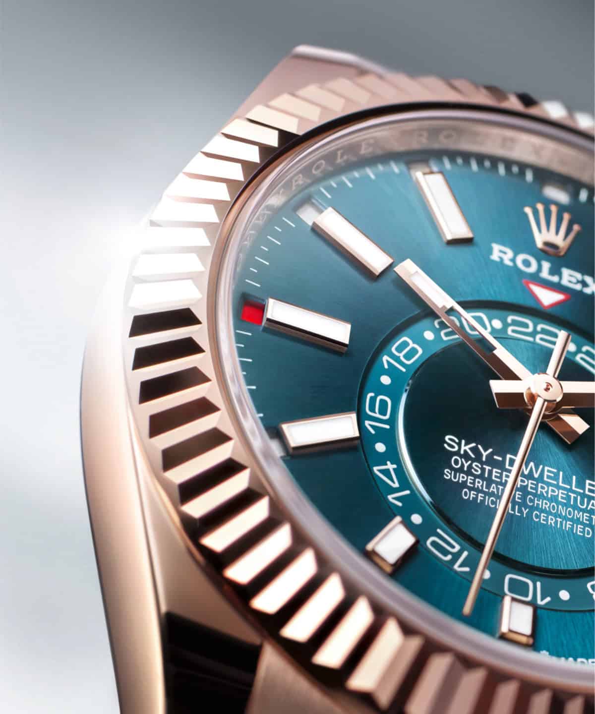 Das Zifferblatt der Rolex Oyster Perpetual Sky-Dweller bei Juwelier S.M.Wild