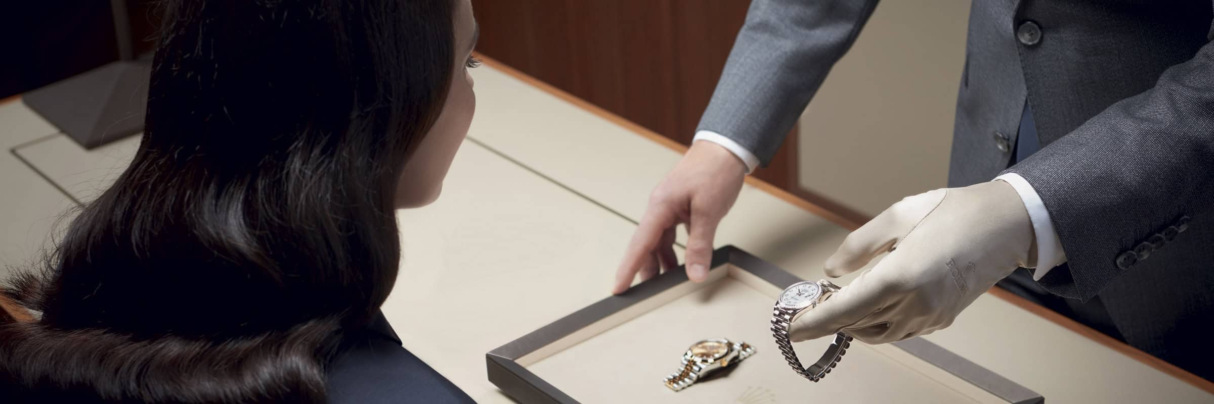 Kontaktieren Sie uns - Juwelier S.M.Wild - offizieller Rolex Fachhändler in Linz