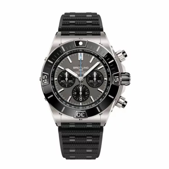 Breitling Super Chronomat B01 44 mit Titangehäuse und Kautschukband und anthrazitfarbenem Zifferblatt