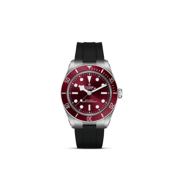 Tudor Black Bay 58 mit Edelstahlgehäuse und Kautschukband und bordeauxfarbenem Zifferblatt