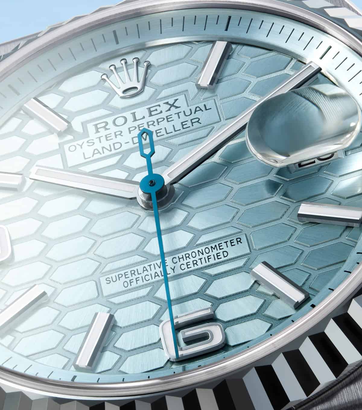 Das eisblaue Zifferblatt der neuen Rolex Land-Dweller in Platin
