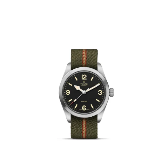 Tudor Ranger mit 36 Millimeter-Edelstahlgehäuse, Textilband und schwarzem Zifferblatt