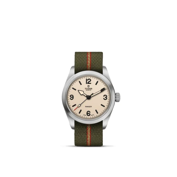 Tudor Ranger mit 36 Millimeter-Edelstahlgehäuse, Textilband und sandfarbenem Zifferblatt