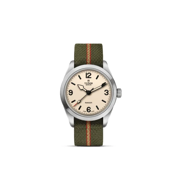 Tudor Ranger mit 39 Millimeter-Edelstahlgehäuse, Textilband und sandfarbenem Zifferblatt