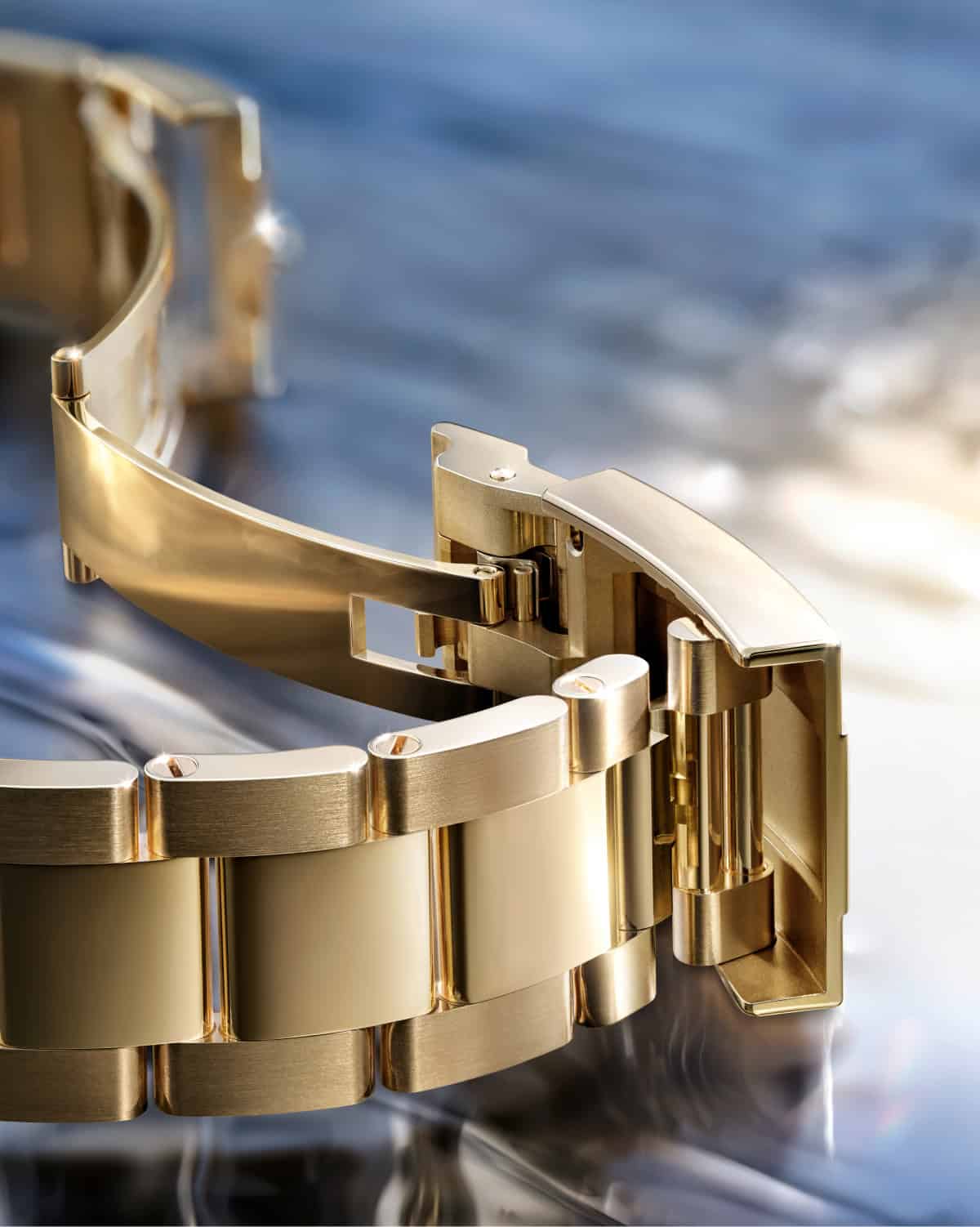 Das Oysterband der neuen Rolex Yacht-Master 2 in Gelbgold