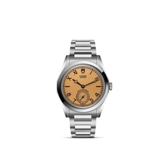Tudor Monarch mit 39 Millimeter-Edelstahlgehäuse, Edelstahlband und champagnerfarbenem Zifferblatt