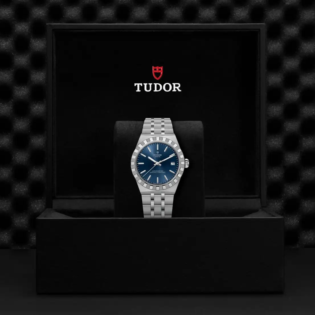 Tudor Royal mit Gehäuse und Band aus Edelstahl und blauem Zifferblatt und 36 Millimeter Durchmesser in der Box