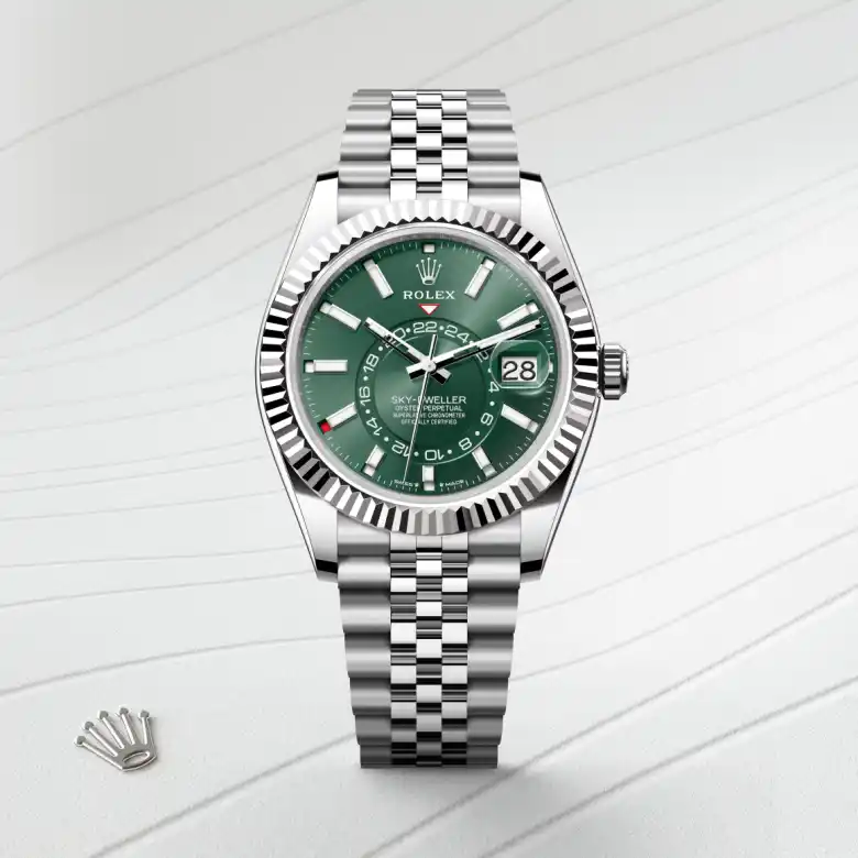 Rolex Sky-Dweller in Rolesor weiß (Kombination aus Edelstahl Oystersteel und Weißgold), Frontansicht